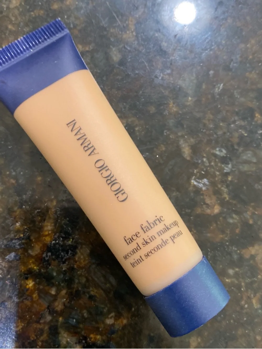 Giorgio Armani Face Fabric Second Skin Makeup - Beige with Blue Cap